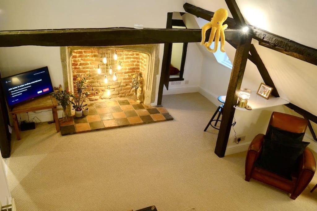 Apartamento Epic Location, Views & Large Private Terrace Windsor Exterior foto