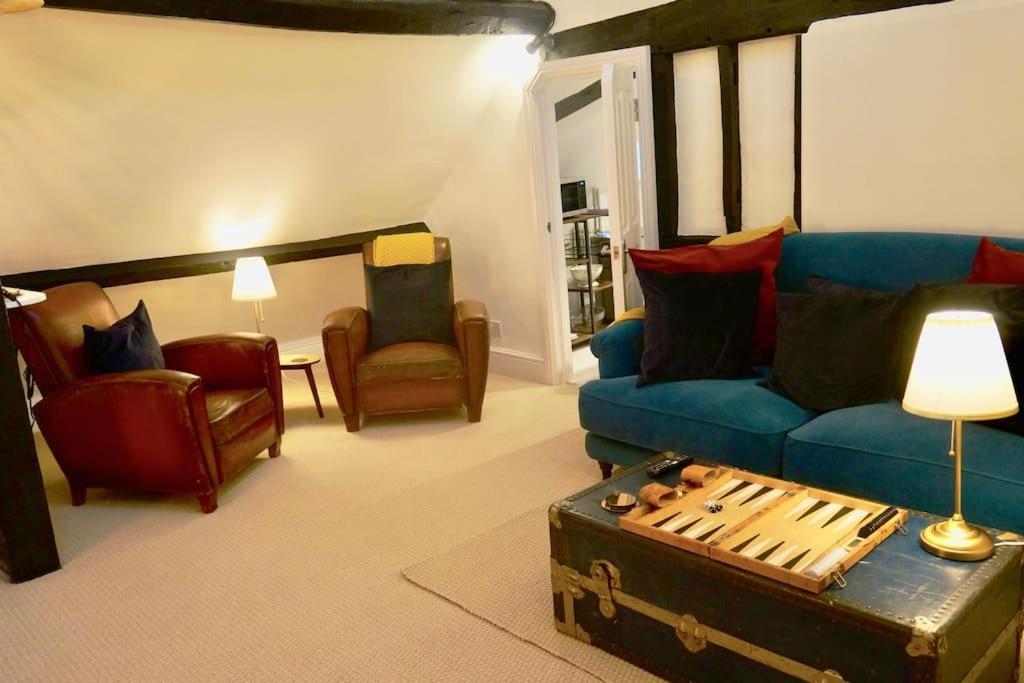 Apartamento Epic Location, Views & Large Private Terrace Windsor Exterior foto
